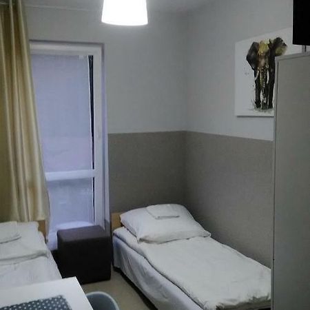 KorytowPokoje Henrykアパートメント エクステリア 写真